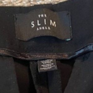 White HouseBlack Market. Ankle Pant w/Button trim at ankle.  Size 4.  Light wool